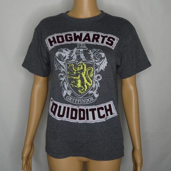Harry Potter Hogwarts Gryffindor Quidditch T Shirt - Picture 2 of 7